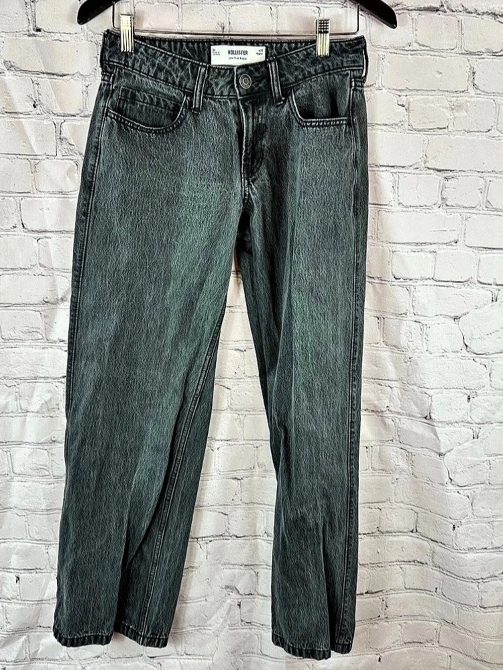 Hollister Low-Rise Baggy Jeans in Gray Waist 25